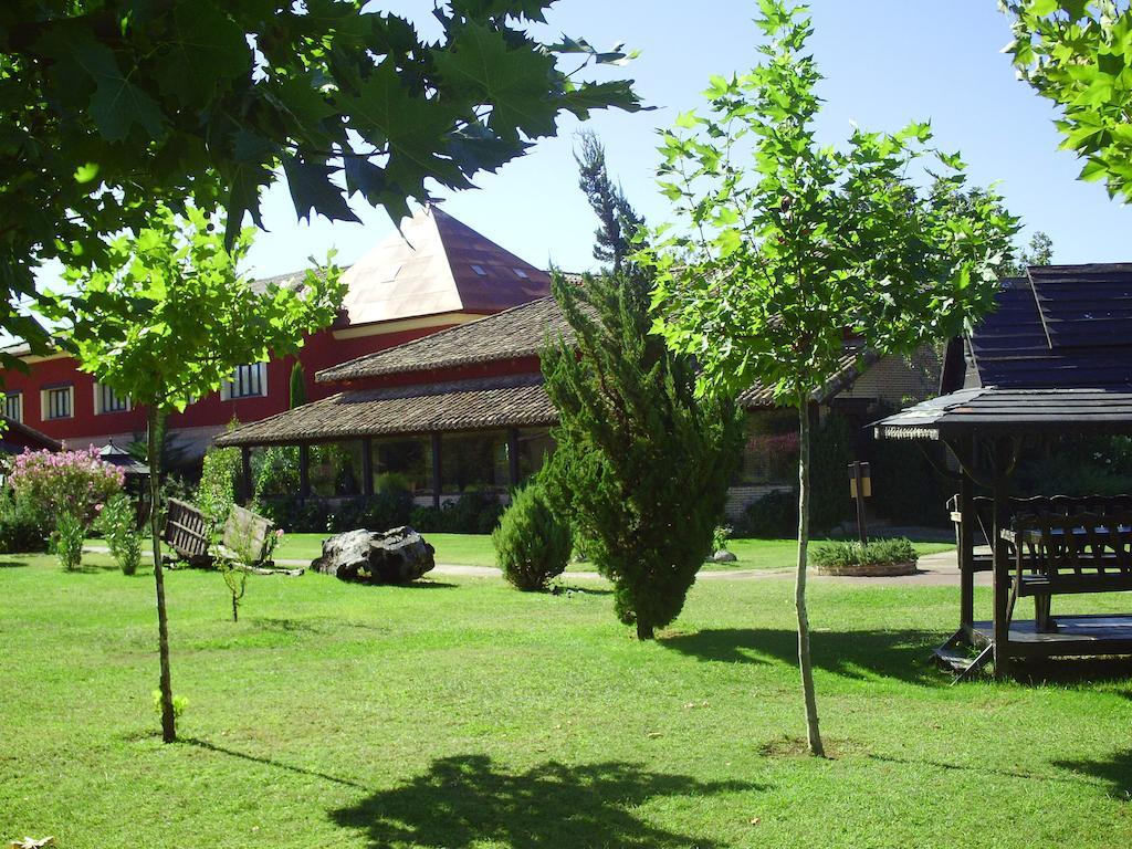 Hotel El Mirlo Blanco Candeleda Exterior foto