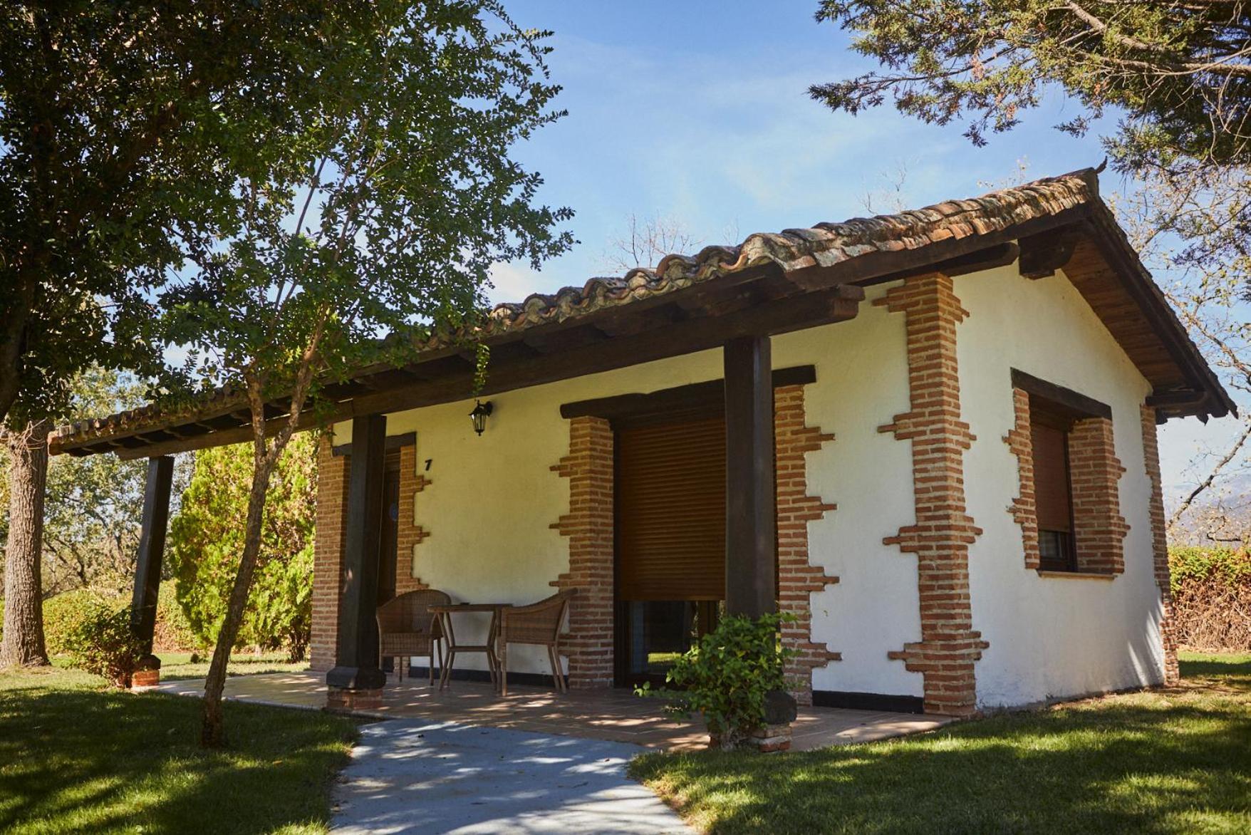 Hotel El Mirlo Blanco Candeleda Exterior foto